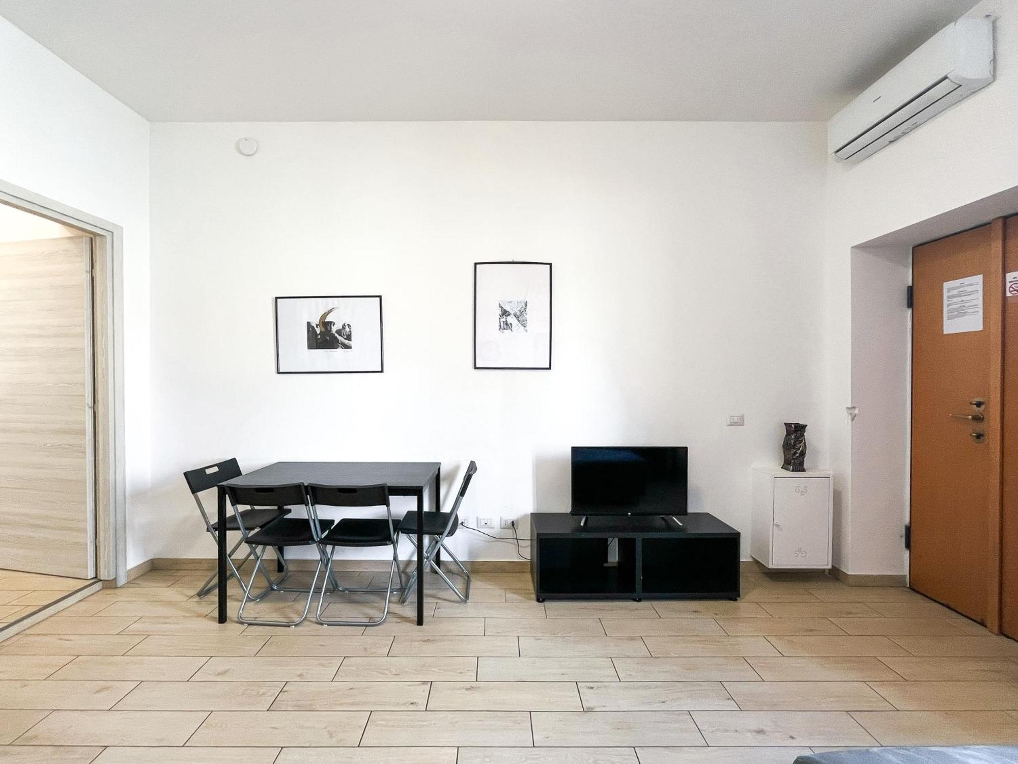Along The Canal Smart Flat Naviglio - 4 People Corsico